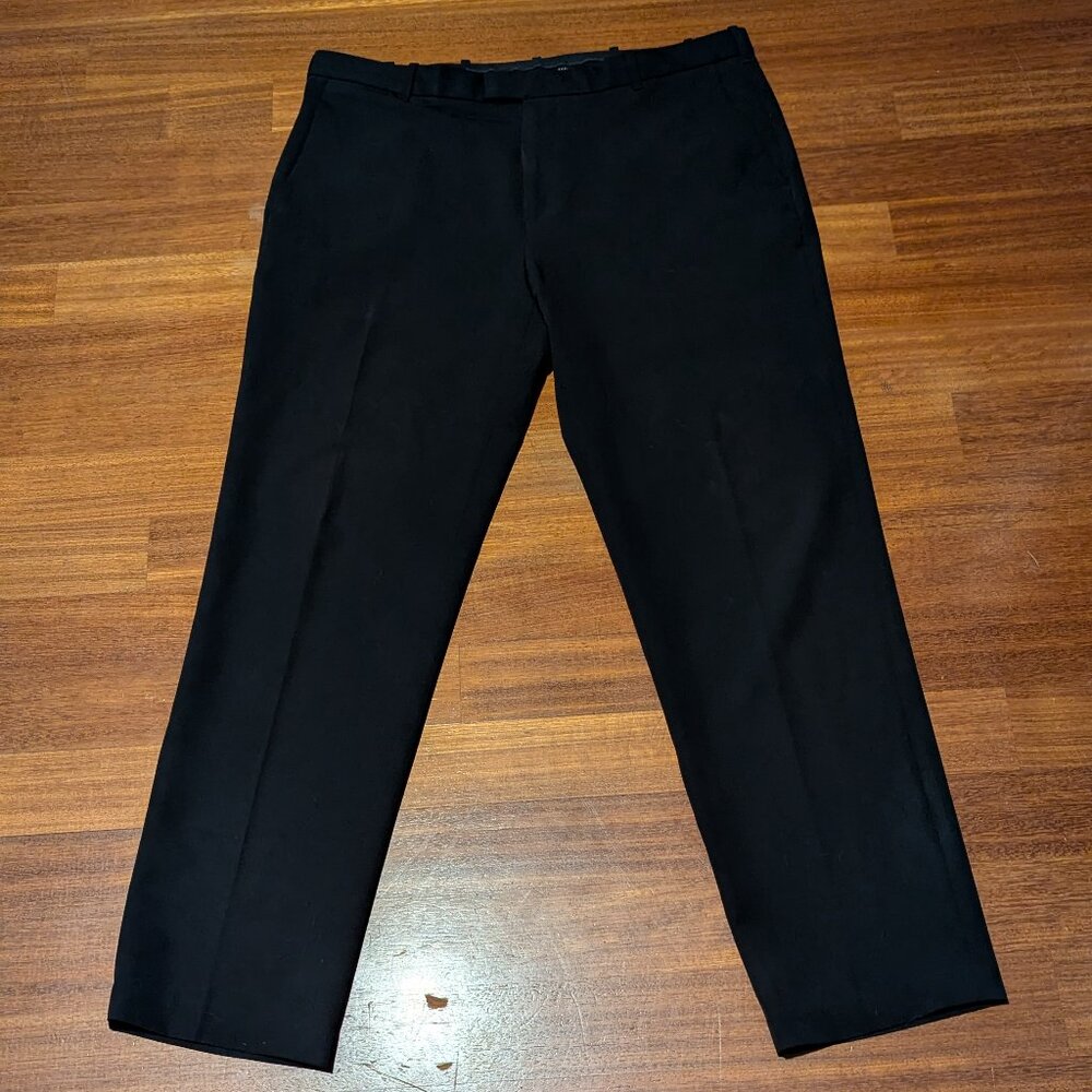 VAN HEUSEN MEN'S STRAIGHT FIT FLEX DRESS SLACKS 38 X 32-BLACK-GOOD CONDITION
